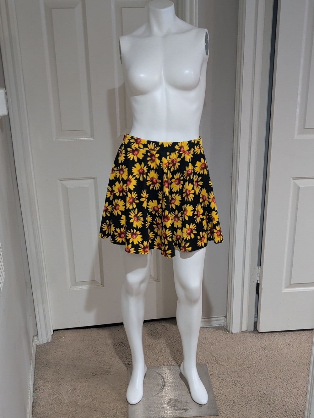 See You Monday Black Skirt with Yellow Daisy Print Women's Large